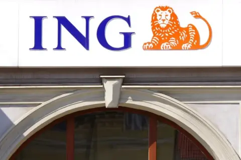 Logo banku ING z pomarańczowym lwem.