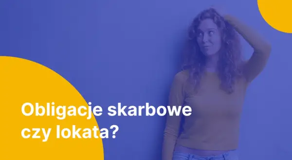 Zastanawiasz się, co wybrać: obligacje skarbowe czy lokata? Młoda kobieta z burzą rudych włosów drapie się po głowie, sugerując dylemat finansowy.