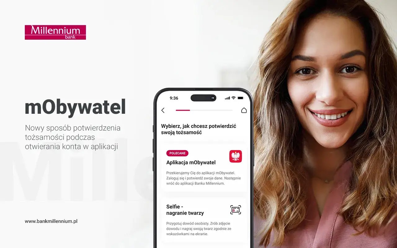 Uśmiechnięta kobieta obok ekranu telefonu, gdzie widnieje opcja